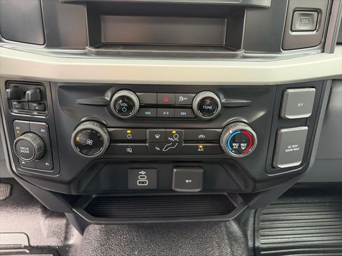 New 2026 Ford F250 XLT w/ FX4 Off-Road Package AWD/4WD image 25