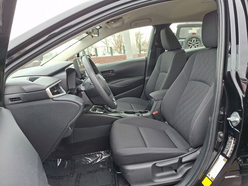 Used 2025 Toyota Corolla LE image 13