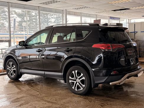 Used 2016 Toyota RAV4 LE image 9