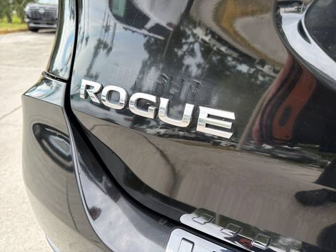 Used 2017 Nissan Rogue S FWD image 14