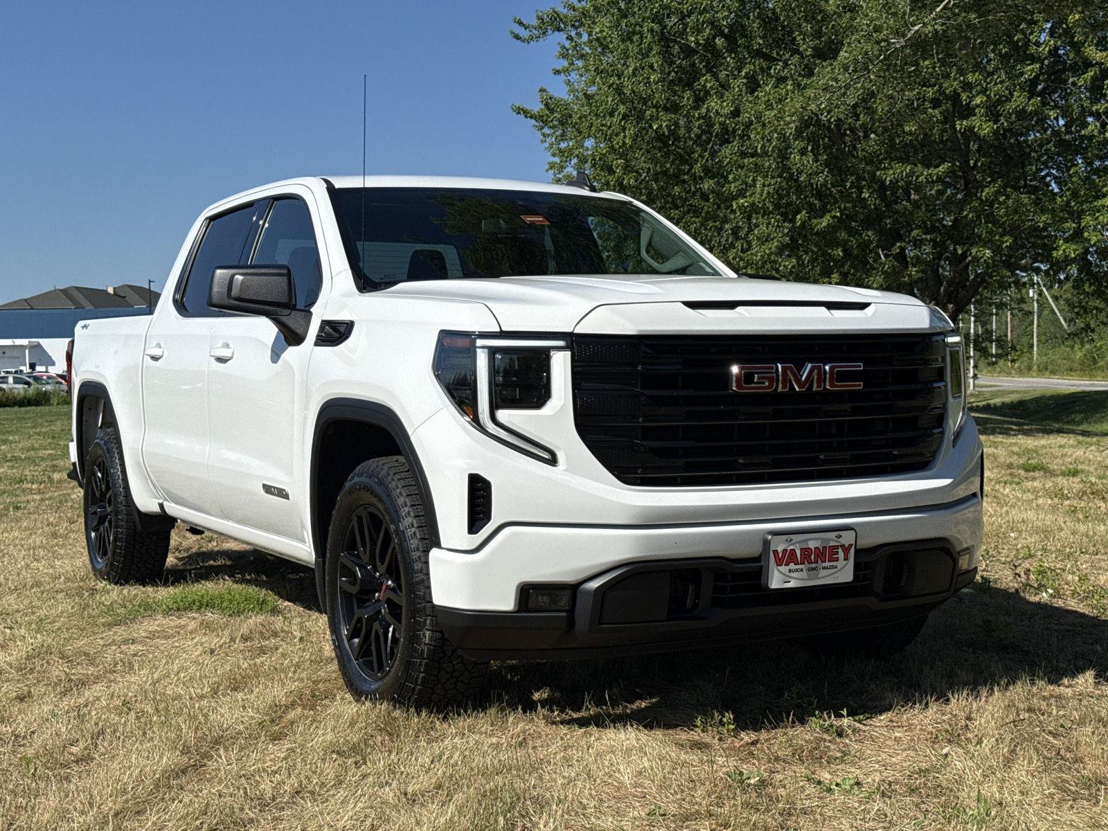 Used 2023 GMC Sierra 1500 Elevation AWD/4WD image 3