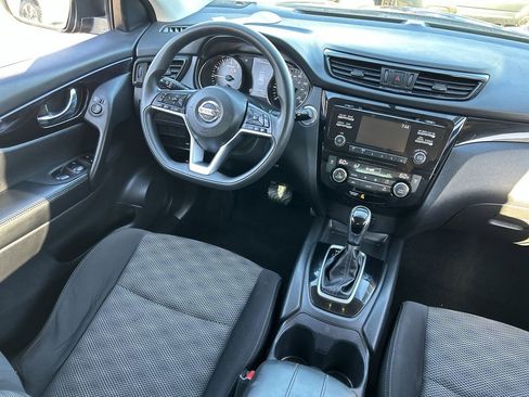 Used 2017 Nissan Rogue Sport SV FWD image 11