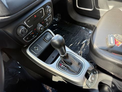 Used 2020 Jeep Compass Latitude FWD image 13