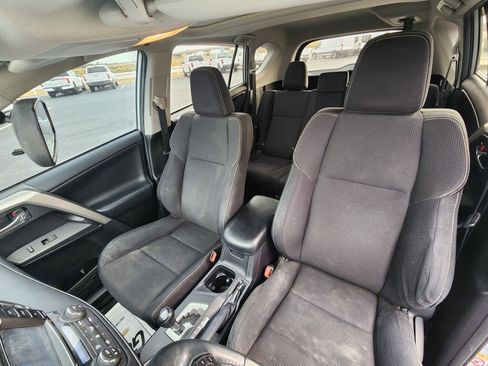 Used 2018 Toyota RAV4 XLE image 10