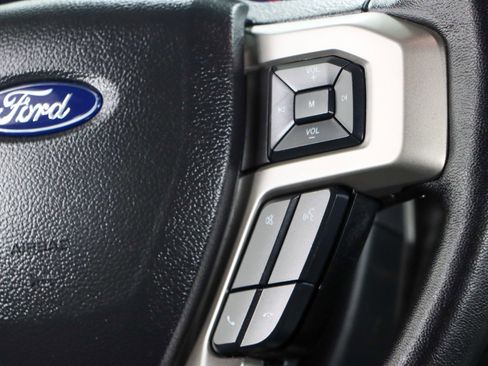 Used 2022 Ford F250 Lariat w/ Black Appearance Pkg image 15