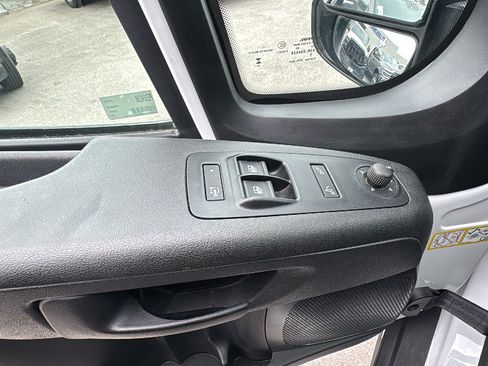 Used 2025 RAM ProMaster 2500 w/ Convenience Group FWD image 12
