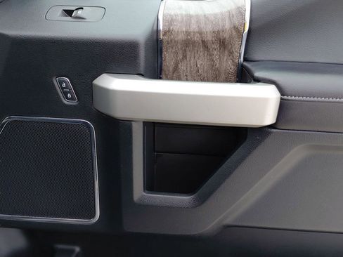 Used 2017 Ford F350 Lariat image 14