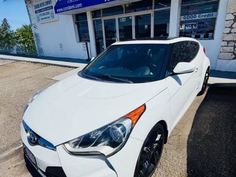 Used 2016 Hyundai Veloster w/ Option Group 02 FWD image 3