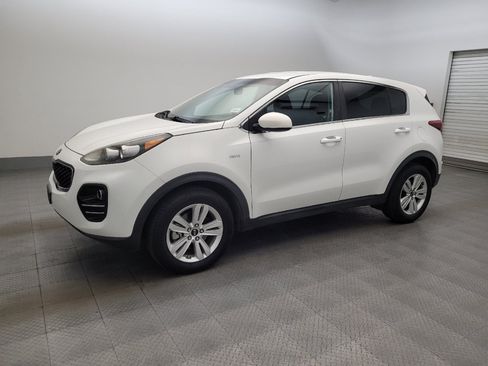 Used 2019 Kia Sportage LX AWD/4WD image 2