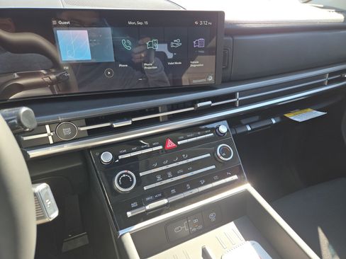 New 2025 Hyundai Santa Fe SE image 19