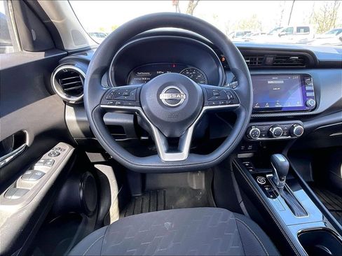 Used 2024 Nissan Kicks SV FWD image 16