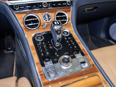 Used 2021 Bentley Continental GT AWD/4WD image 36