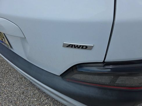 Used 2023 Hyundai Kona SEL AWD/4WD image 10