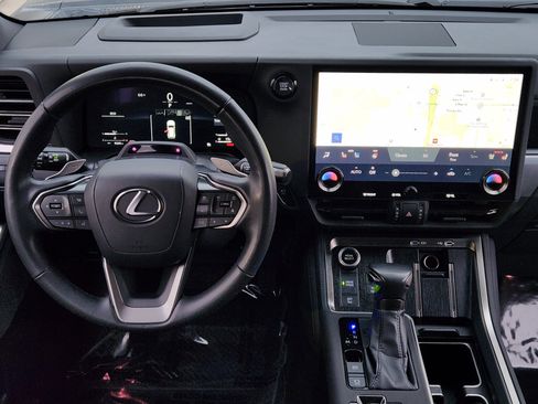 Used 2024 Lexus GX 550 w/ Accessory Package (Z1) AWD/4WD image 26