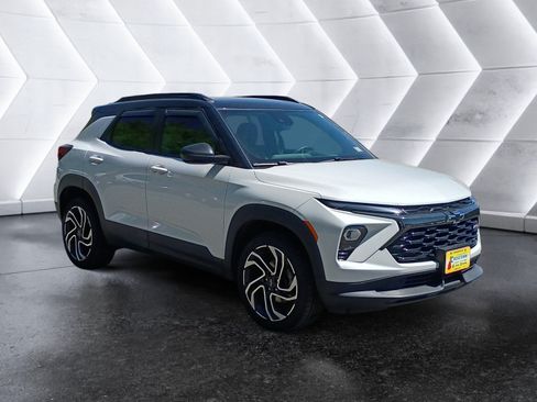 Used 2025 Chevrolet TrailBlazer RS w/ Driver Confidence Package AWD/4WD image 8