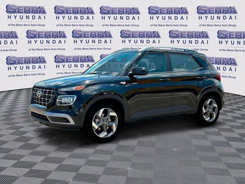 New 2025 Hyundai Venue SEL image 2