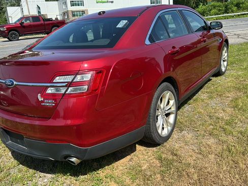 Used 2013 Ford Taurus SEL image 9