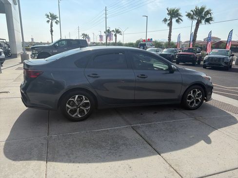 Used 2020 Kia Forte LXS FWD image 6