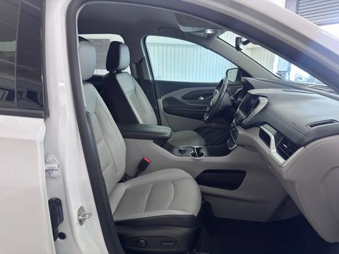 Used 2022 GMC Terrain SLT w/ Infotainment Package II FWD image 10