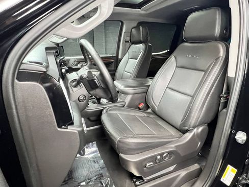 Used 2024 GMC Sierra 1500 Denali w/ Denali Reserve Package AWD/4WD image 8