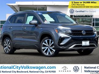 Certified 2022 Volkswagen Taos SE image 1