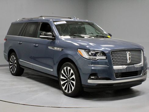 Used 2023 Lincoln Navigator L Reserve AWD/4WD image 1
