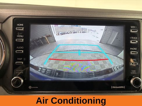 Used 2022 Toyota Tacoma TRD Sport w/ Technology Package image 16