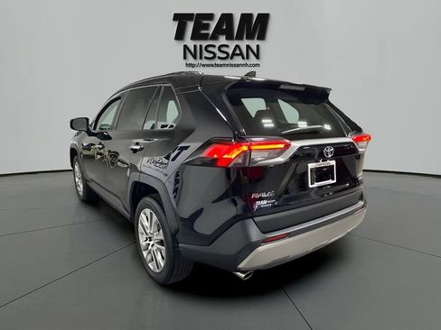 Used 2022 Toyota RAV4 Limited AWD/4WD image 4