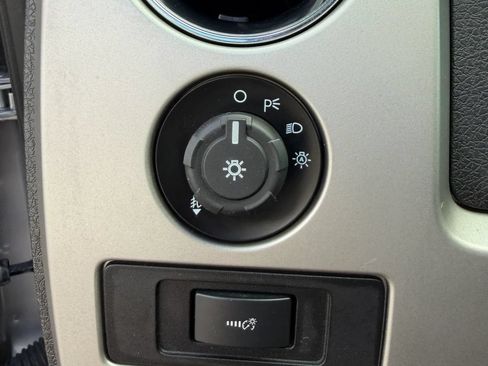 Used 2014 Ford F150 FX4 w/ Equipment Group 402A Luxury AWD/4WD image 44