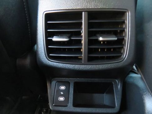 Used 2024 Kia Seltos EX image 19