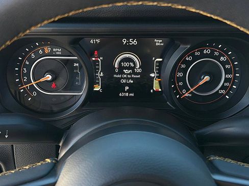 Used 2024 Jeep Gladiator Sport image 14