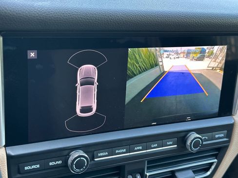 Certified 2020 Porsche Macan AWD/4WD image 22