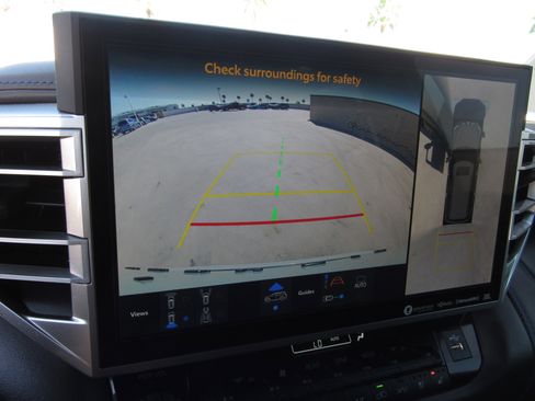 Used 2024 Toyota Sequoia Platinum image 20