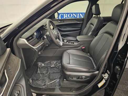 New 2025 Jeep Grand Cherokee Limited w/ Luxury Tech Group II image 12