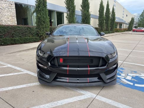 Used 2018 Ford Mustang Shelby GT350R w/ GT350R Equipment Group 920A RWD image 3