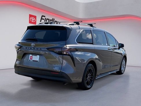 Certified 2024 Toyota Sienna XLE w/ XLE Plus Package FWD image 3