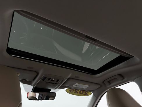 Certified 2025 Toyota Highlander Limited image 27