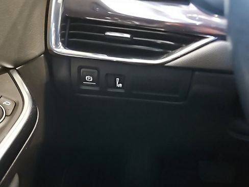 Used 2023 Cadillac XT4 Luxury image 35