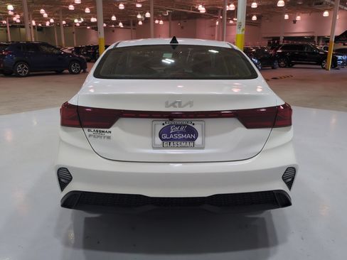 Certified 2024 Kia Forte LXS FWD image 4