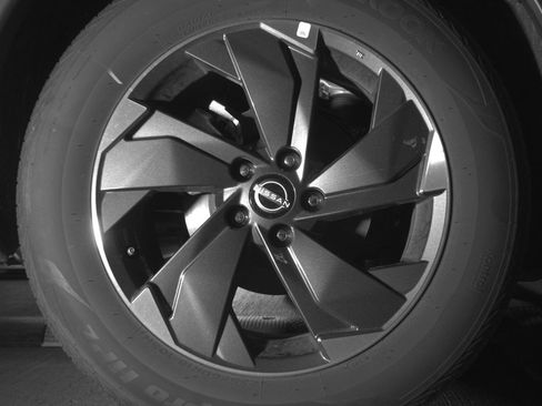 Used 2025 Nissan Rogue SV image 15