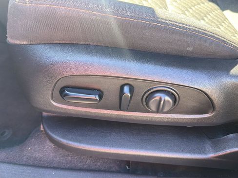 Used 2020 Chevrolet Equinox LT image 10