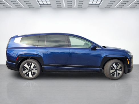 New 2026 Hyundai Ioniq 9 SEL image 3