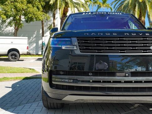 Used 2023 Land Rover Range Rover Long Wheelbase Autobiography image 4