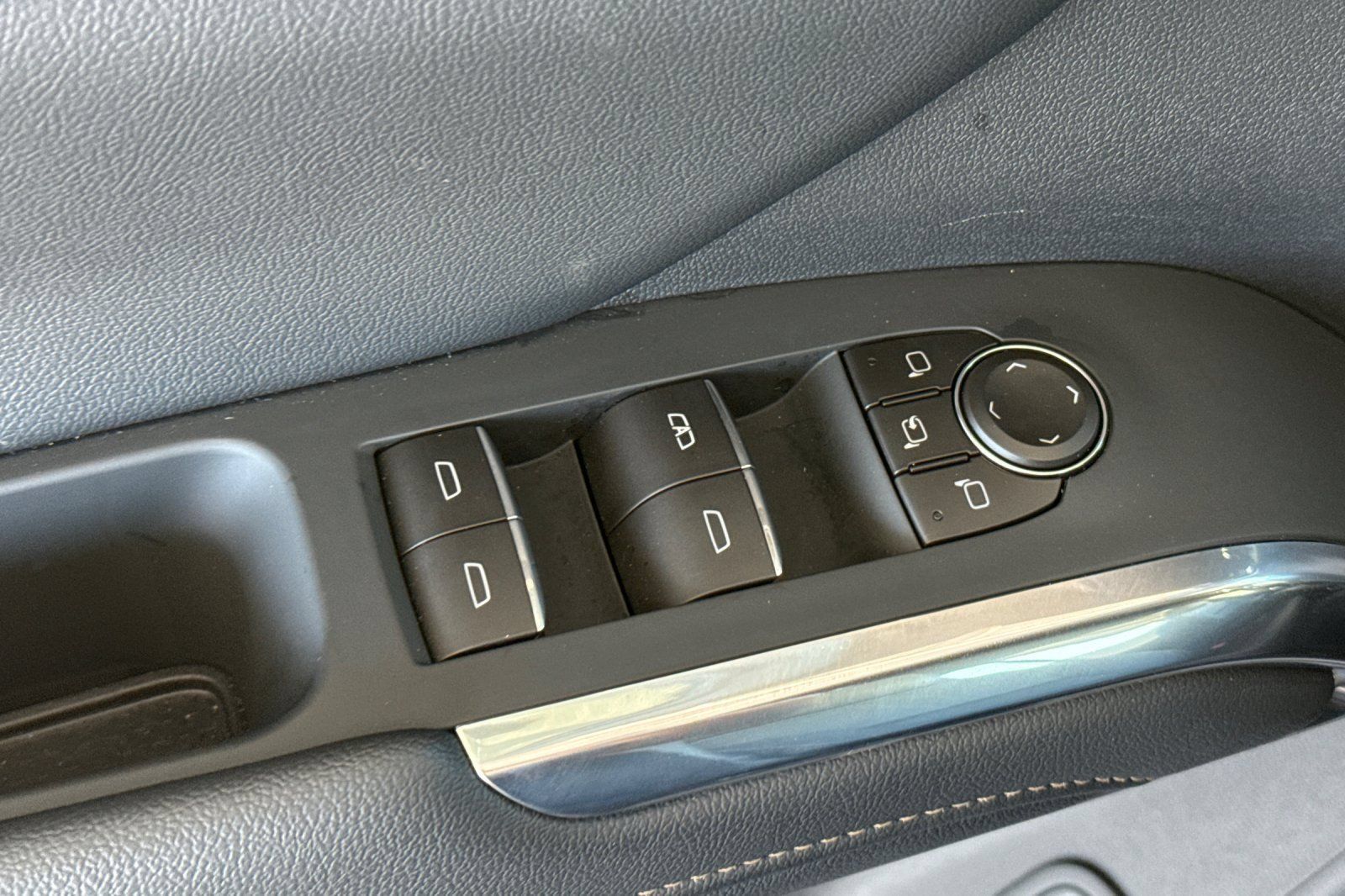 Used 2026 Chevrolet Traverse High Country w/ LPO, Floor Liner Package AWD/4WD image 18