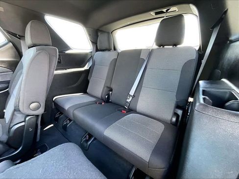 Used 2023 Chevrolet Traverse LT AWD/4WD image 17