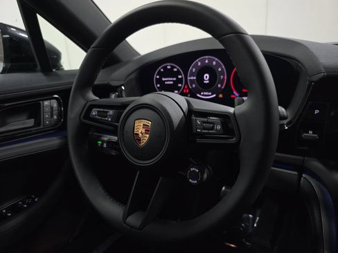 Certified 2025 Porsche Panamera RWD image 14
