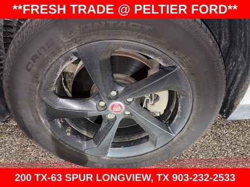 Used 2017 Jaguar F-PACE Premium image 5