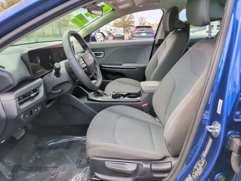 Used 2025 Kia K4 LXS image 17