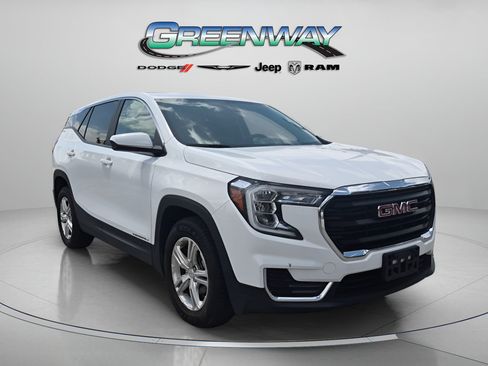 Used 2024 GMC Terrain SLE FWD image 1