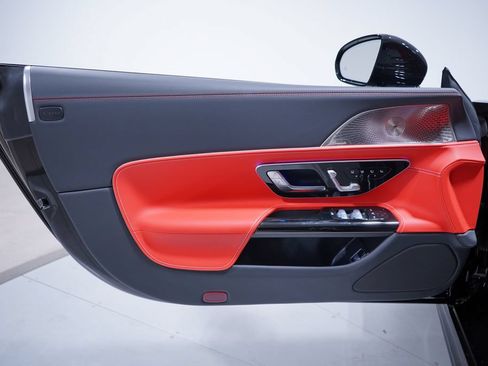 Used 2025 Mercedes-Benz SL 43 AMG image 17